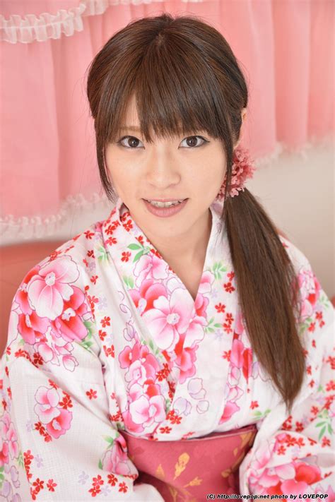 Sara Yurikawa .